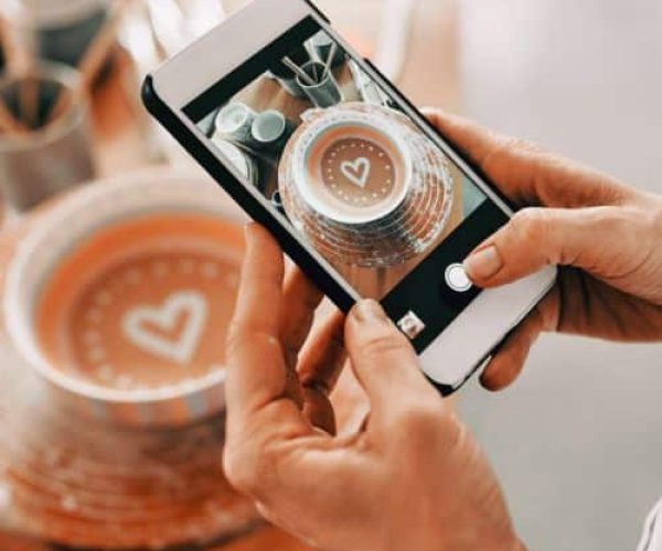 community manager externalisé agence hémaphore